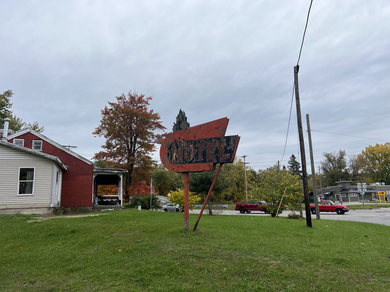 Pines Motel - Oct 22 2023 Photo (newer photo)